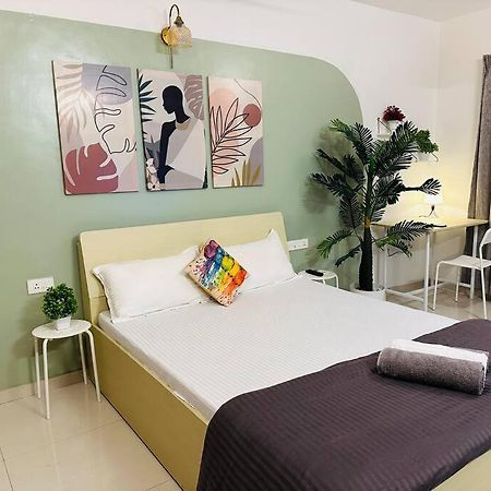 Sage : Private Studio Room In Koregaon Park Пуна Экстерьер фото