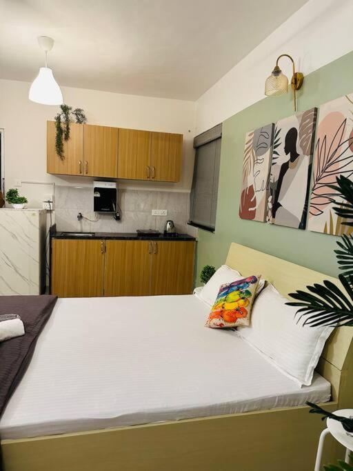 Sage : Private Studio Room In Koregaon Park Пуна Экстерьер фото